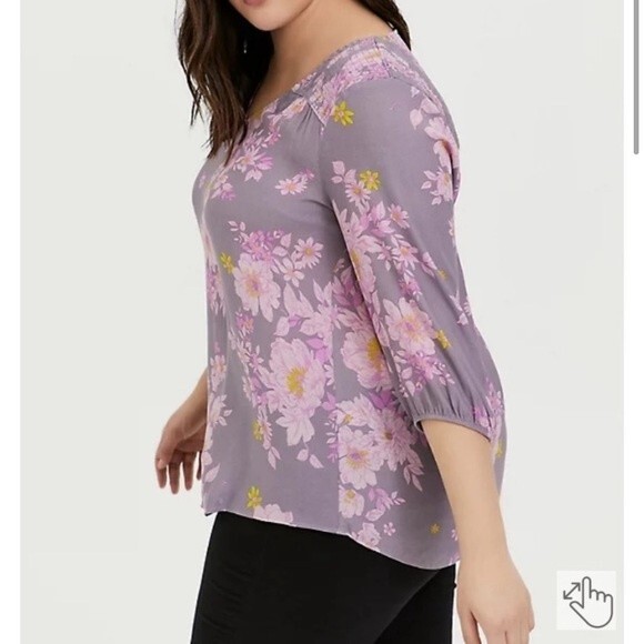 Torrid SLATE GREY & PURPLE FLORAL CREPE SMOCKED BLOUSE 1X - Picture 2 of 8
